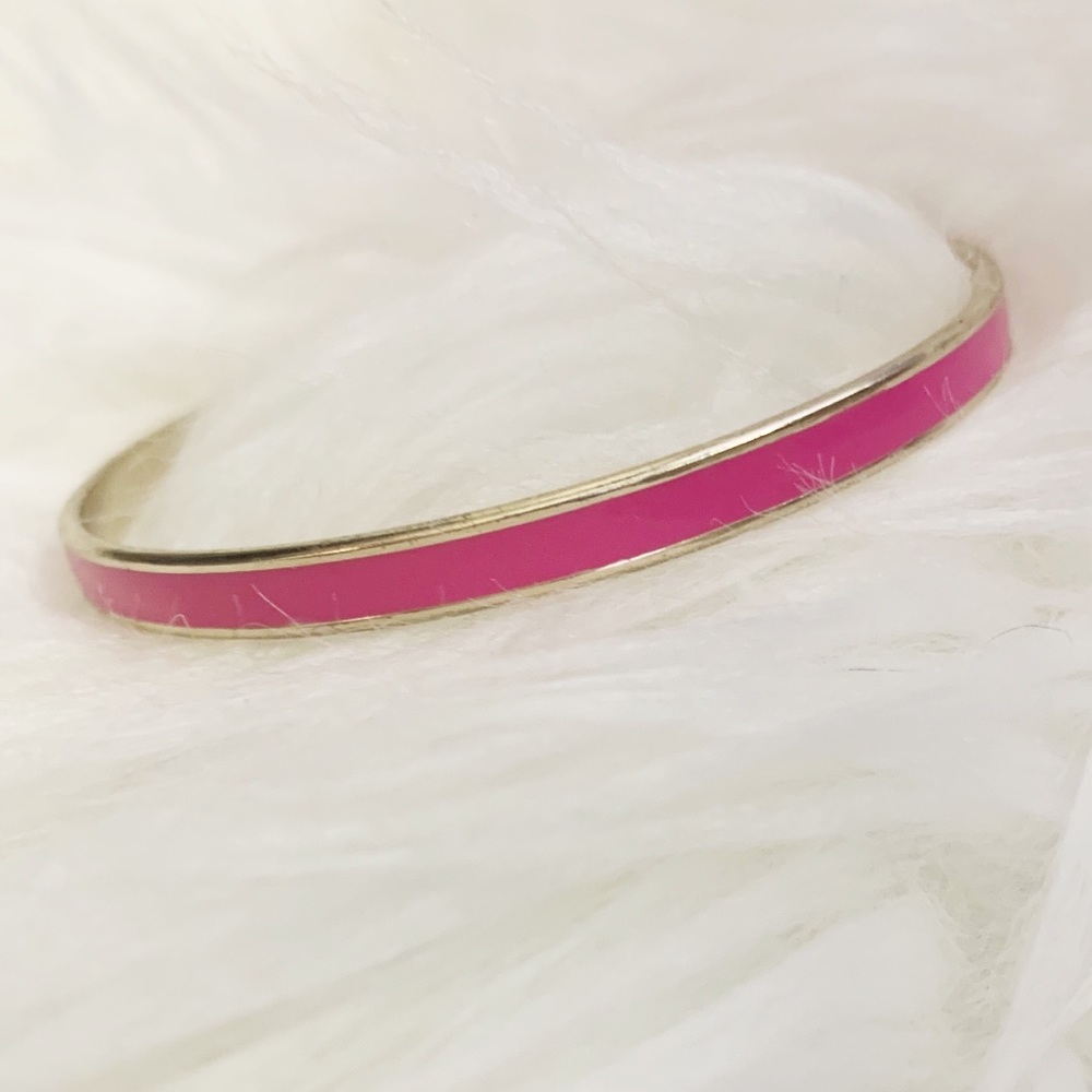 Express pink bangle